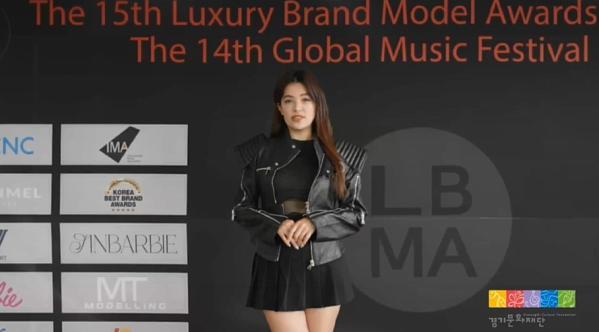 1994182814_0qQ5bjAH_30c679ca6761b5d62f3a