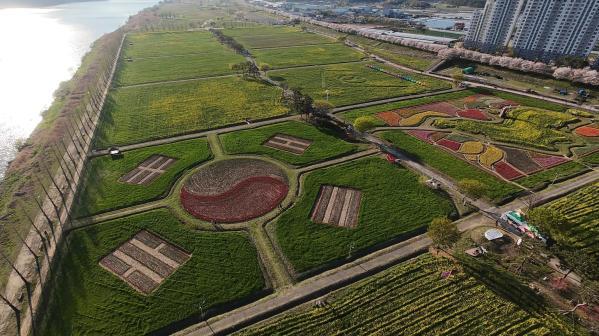 1949227467_Y5LeRJtX_4153190f7f3f33ffb7f3